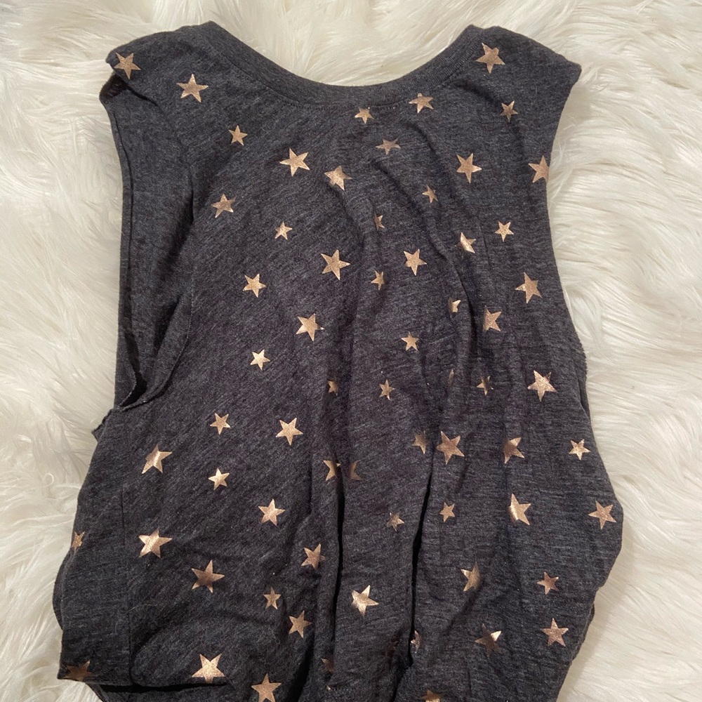 cropped muscle workout tank w cute stars on it ⭐️